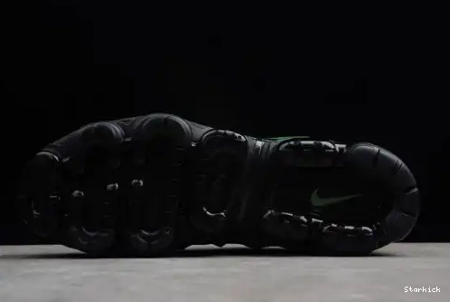 924453-009 VOLT-WHITE BLACK VAPORMAX PLUS 0524